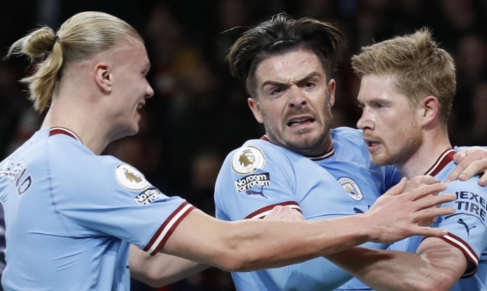 Man City đón tin sốc từ trụ cột, Guardiola thêm âu lo