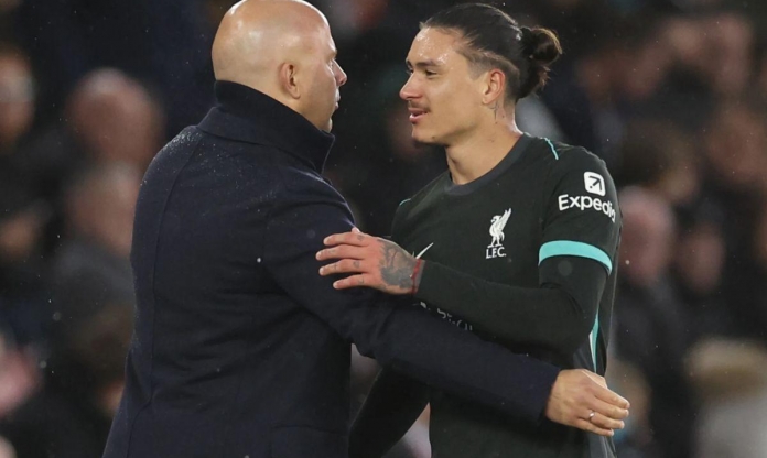 Arne Slot nói thẳng việc Nunez không được đá chính tại Liverpool
