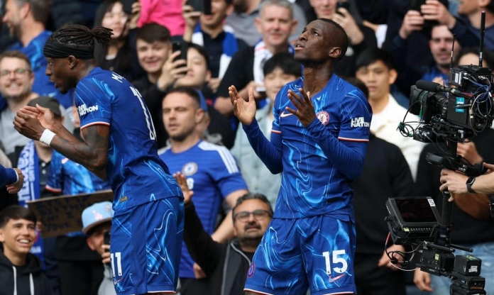 Phong độ 'bất thường' của Jackson và Sanchez giúp Chelsea thắng Everton