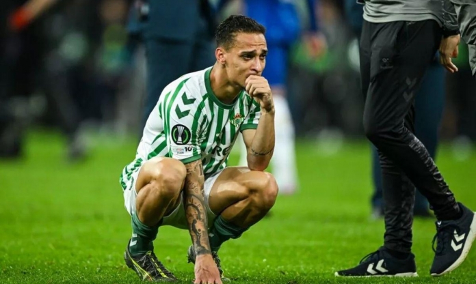 Antony để ngỏ tương lai bằng tâm thư xúc động tới Betis