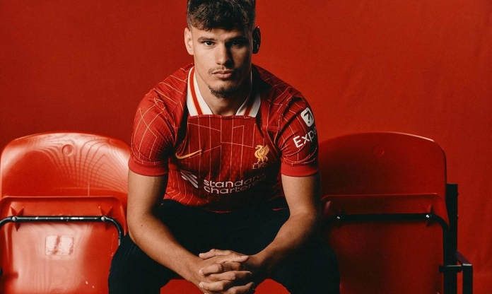 Liverpool chính thức ra mắt tân binh Milos Kerkez