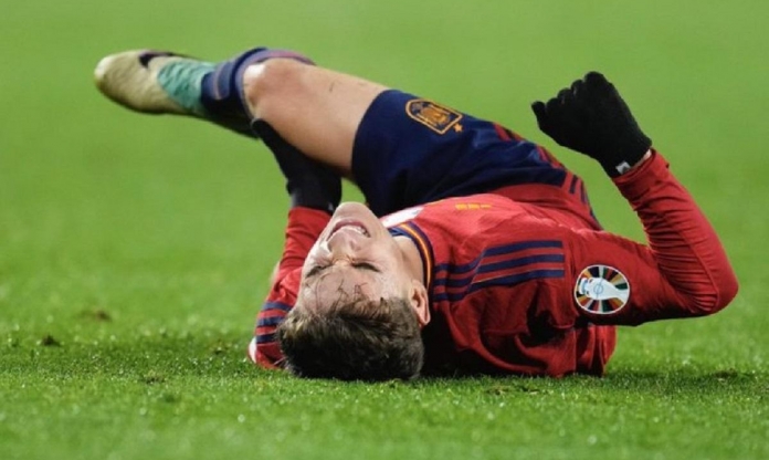 Barcelona 'nín thở' vì chấn thương của thần đồng người Tây Ban Nha
