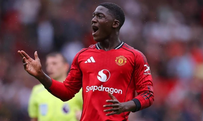 Amorim bị chỉ trích vì để Mainoo ngồi dự bị