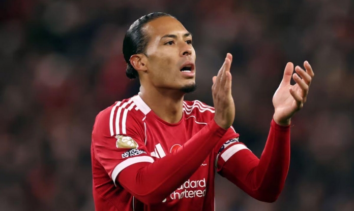 Van Dijk: 'Nhìn cách họ nói, tưởng Liverpool sắp rớt hạng!'