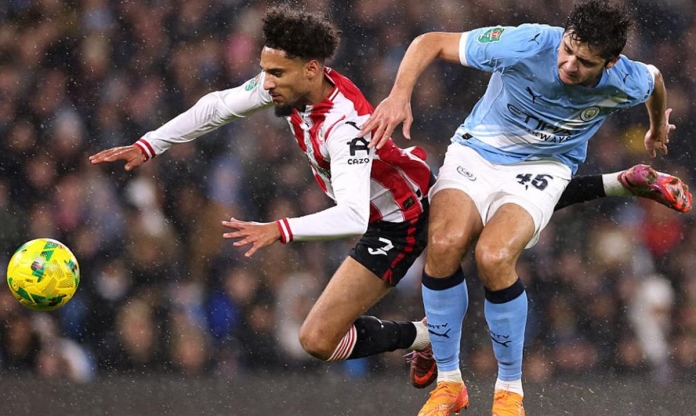Sao Man City lẽ ra phải bị đuổi ở Carabao Cup 2025/26