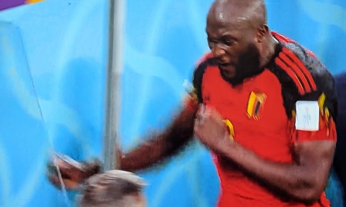VIDEO: Lukaku cay cú đập phá vì tự đá bay vé đi tiếp của ĐT Bỉ