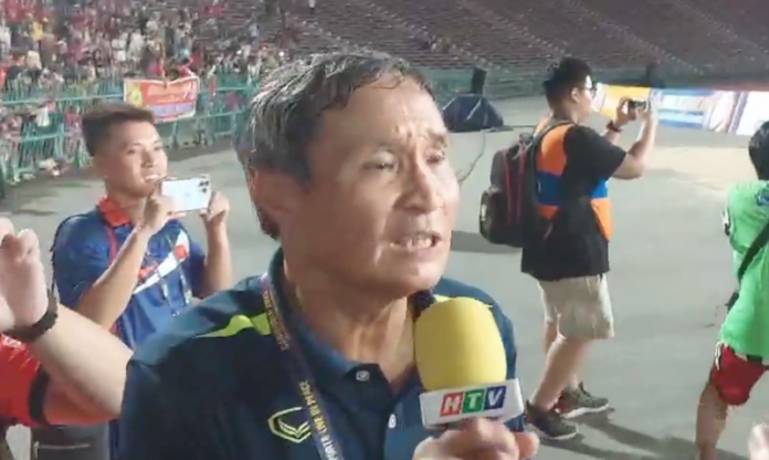 VIDEO: HLV Mai Đức Chung cảm ơn người hâm mộ sau tấm HCV SEA Games 32