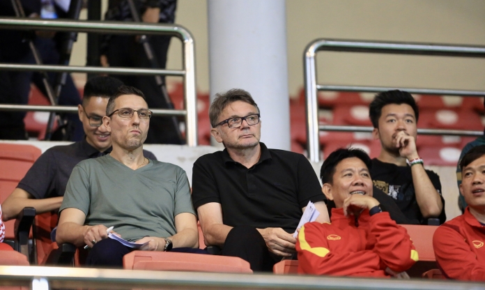 HLV Troussier gặp gỡ nhân vật đặc biệt, xác định nhân tố dự SEA Games?