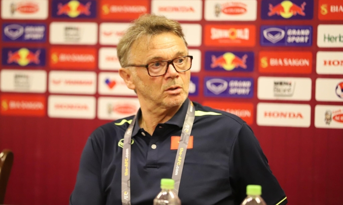 HLV Troussier nói điều bất ngờ sau chiến thắng 6-0 của U23 Việt Nam