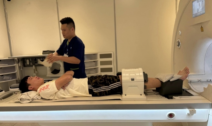 HLV Troussier thở phào về chấn thương của ngôi sao ĐT Việt Nam