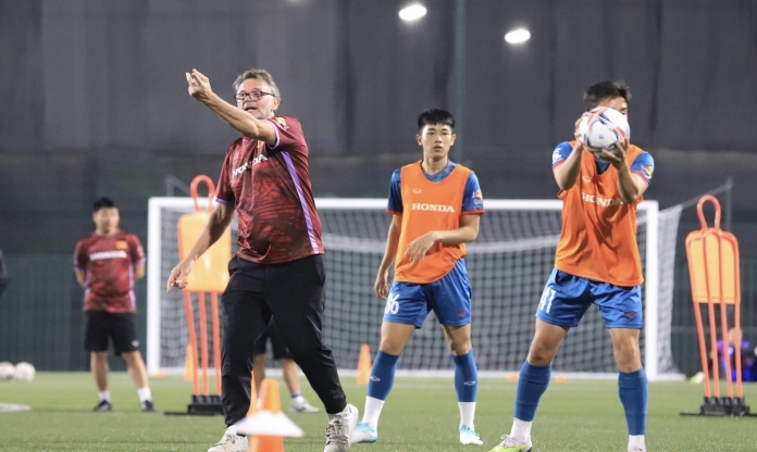 HLV Troussier có thay đổi bất ngờ ngày dàn sao Hà Nội hội quân