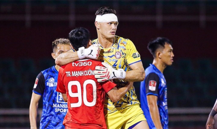 Vừa cập nhật chấn thương, sao Việt kiều liền 'bắn tín hiệu' đến đối thủ