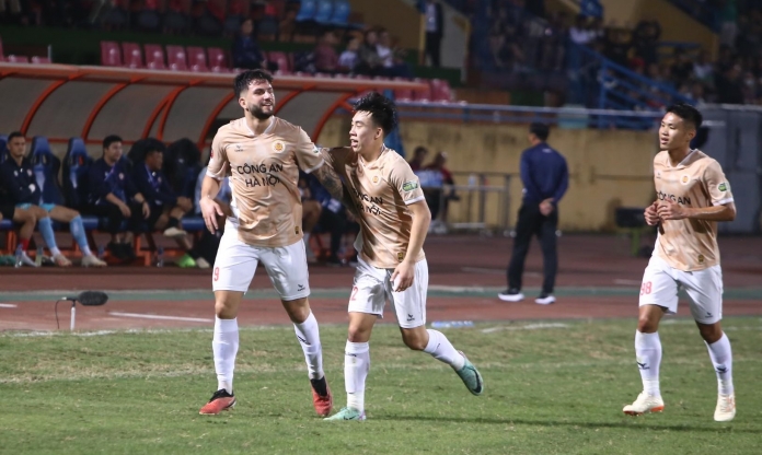 HLV Kiatisak thắng trận đầu tay cùng CAHN tại V-League
