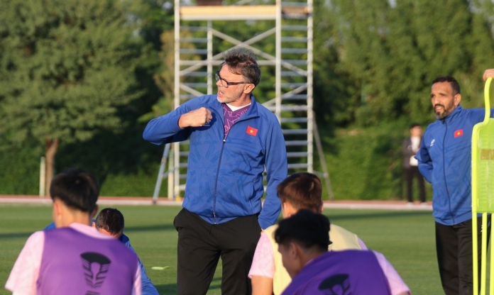 HLV Troussier: 'ĐT Việt Nam cần có trách nhiệm, tôi không đá thay họ được'