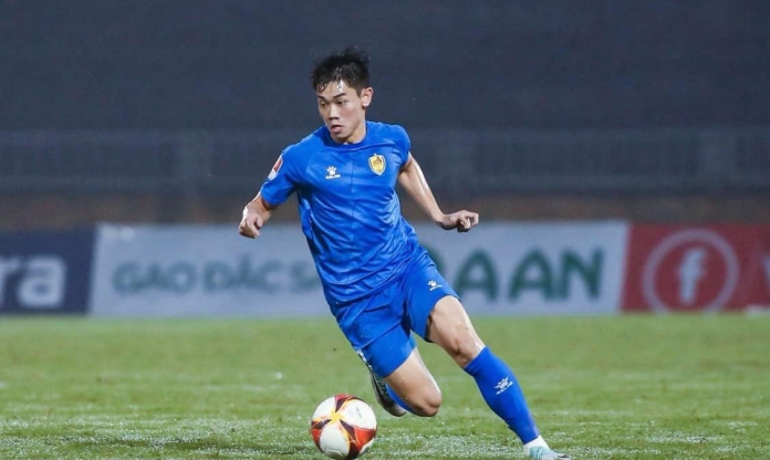 Đình Bắc bị chê thậm tệ, một 'đại gia' V-League bất ngờ muốn sở hữu
