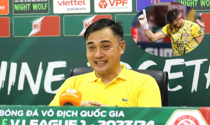 HLV Viettel chỉ thẳng thủ môn hay nhất V-League 2023/24
