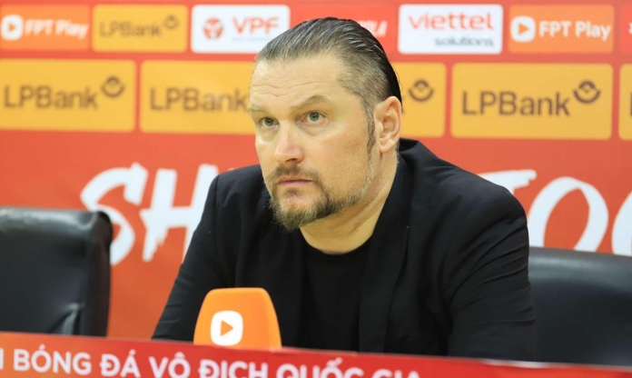 HLV Popov: 'Tổ trọng tài làm việc rất tốt, tôi muốn...'