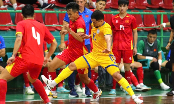 CĐV đội hạng 7 FIFA sốc khi thua đậm tuyển Việt Nam