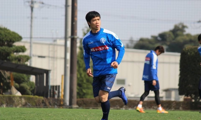 Công Phượng lần đầu tiên ra sân ở Nhật Bản, HLV Philippe Troussier mừng thầm