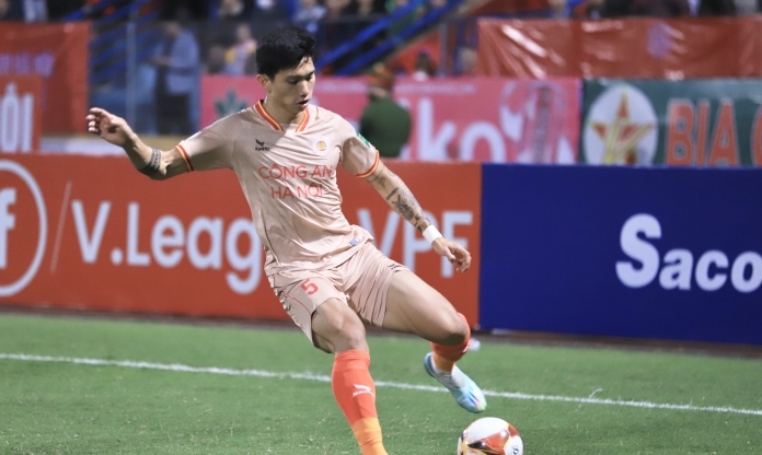 Hậu vệ số 1 ĐT Việt Nam báo tin buồn cho 'đại gia V-League'