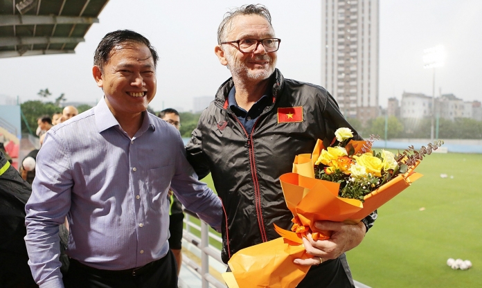HLV Troussier nói lời ruột gan trước ngày rời Việt Nam dự VL World Cup