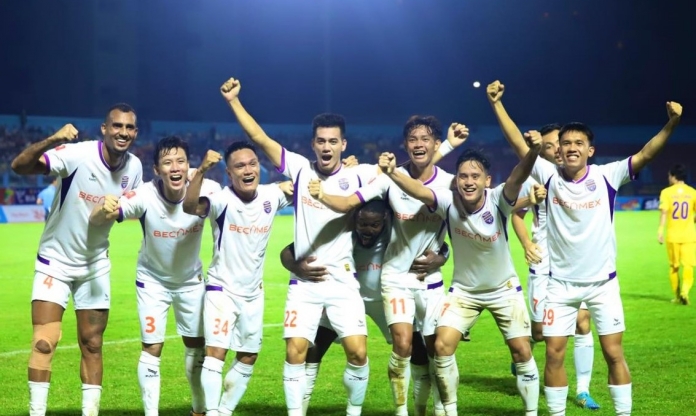 Tiến Linh nổ súng, Bình Dương vươn lên top đầu V-League
