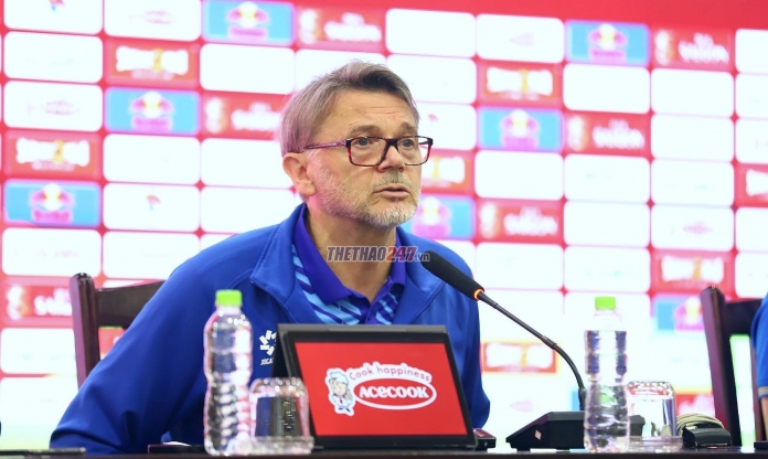 Phóng viên Indonesia: 'HLV Troussier là thần tượng của tôi'