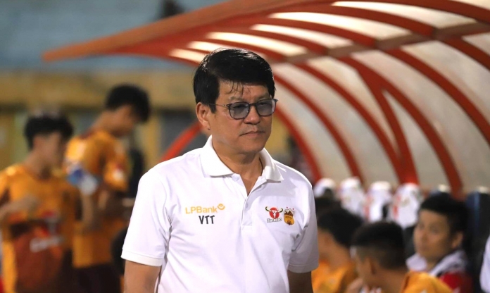 Thua 1-4, HLV HAGL bức xúc: 'CAHN viết đơn phàn nàn trọng tài là đúng'