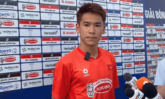 Cầu thủ U22 Việt Nam: 'Em sẽ mang tinh thần chiến đấu của HLV Popov đi mọi nơi'