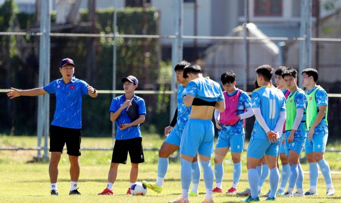 HLV Kim Sang Sik ra quyết định cực bất ngờ trước trận 'sinh tử' với Malaysia