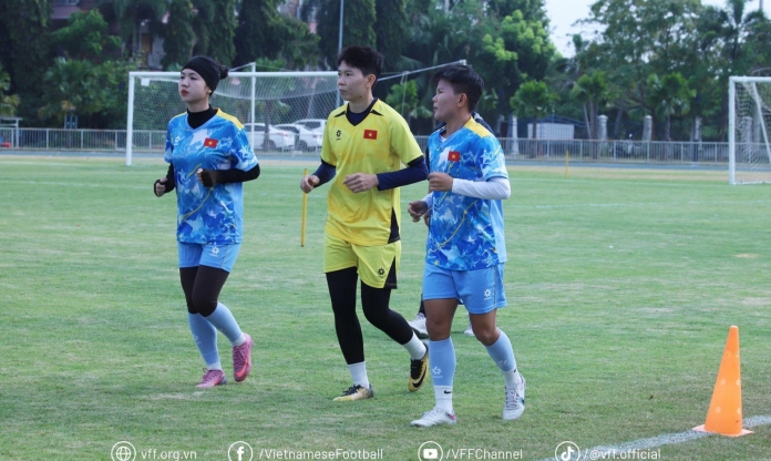 ĐT Việt Nam 'xốc' lại tinh thần sau trận thua Philippines