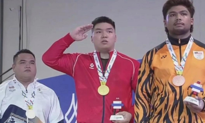 Bị xử ép trước VĐV Thái Lan, lực sĩ Việt Nam xuất sắc giành HCV đầu tiên ở SEA Games 33