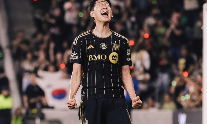 Son Heung Min lại rực sáng giúp đội nhà thắng đậm