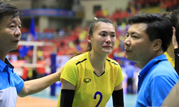 VĐV bóng chuyền nữ Ninh Bình khóc nghẹn sau trận thua, ấm ức vì trọng tài