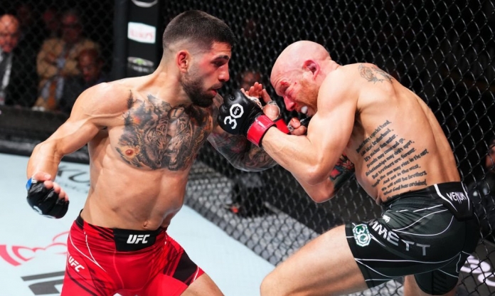 UFC Fight Night: Ilia Topuria đánh bại Josh Emmett, gửi chiến thư đến Max Holloway