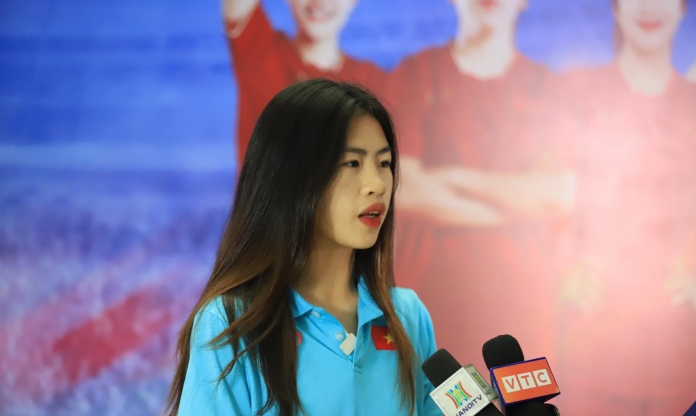 Hot girl Thanh Nhã liên tiếp nhận lời khen trước ngày chốt danh sách dự World Cup