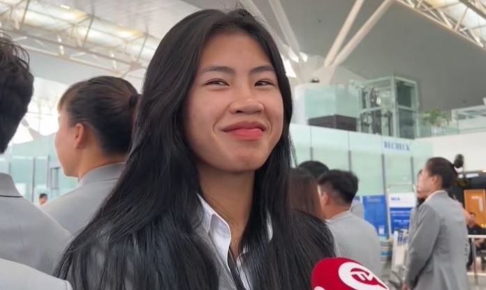 VIDEO: ĐT nữ Việt Nam rạng rỡ ngày lên đường dự World Cup