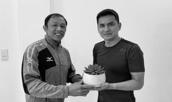 Nghẹn lòng với chia sẻ từ HLV Kiatisak về trợ lý HAGL qua đời do tai nạn