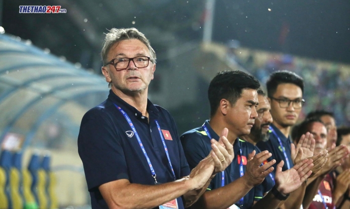 HLV Troussier có động thái gây chú ý với dàn sao CAHN