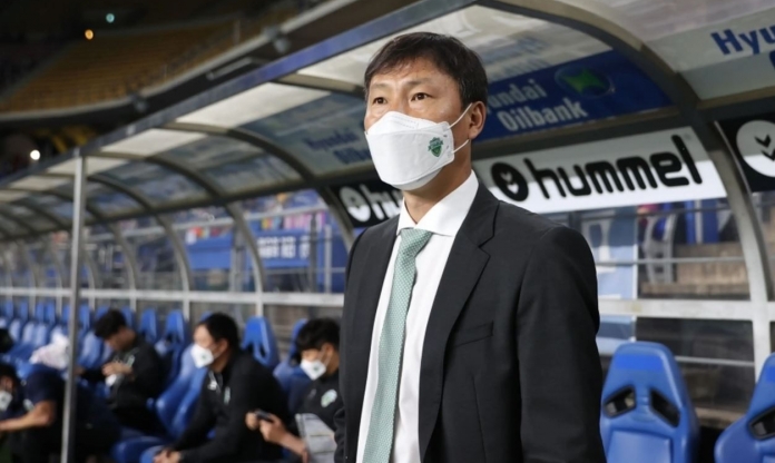 Người muốn thay ông Troussier ở ĐT Việt Nam phải từ chức do bị chỉ trích dữ dội