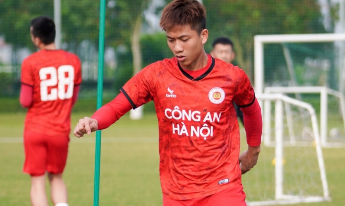Sao ĐT Việt Nam ghi siêu phẩm, CAHN vẫn thua đau sau 'mưa bàn thắng'