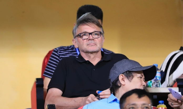HLV Troussier 'chấm' một cầu thủ lên ĐT Việt Nam
