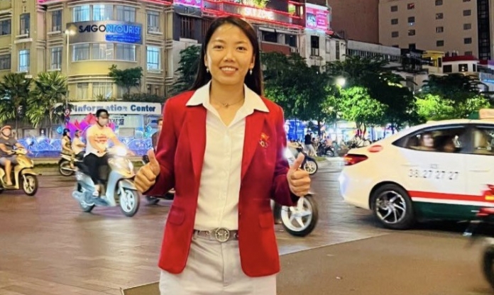 Huỳnh Như nhận quà đặc biệt trước khi sang Đức thi đấu