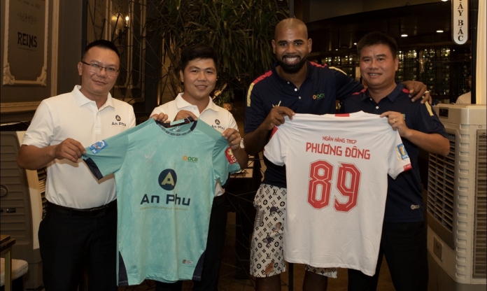 Cựu vua phá lưới V-League bất ngờ đi đá phủi