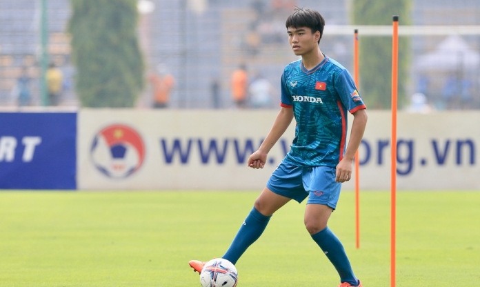 Công Phương vào 'đội hình B' của U23 Việt Nam