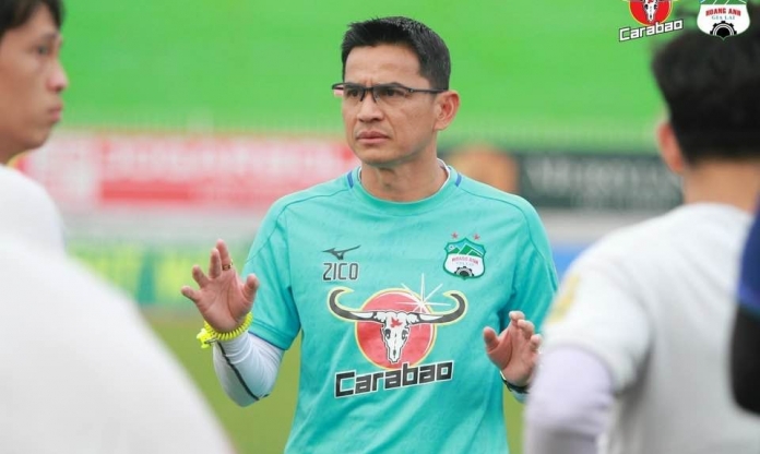Tạm rời HAGL, HLV Kiatisak có động thái bất ngờ với U23 Việt Nam