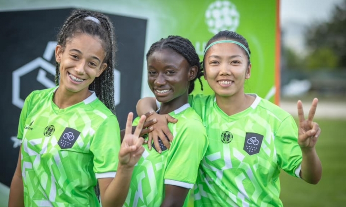 Huỳnh Như lại 'gây sốt' tại Lank FC