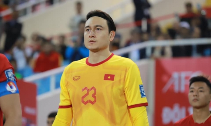 Đặng Văn Lâm 'gây bão'