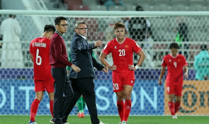 LĐBĐ Việt Nam lập tức có hành động với HLV Troussier