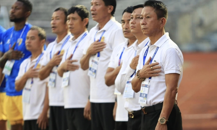 Một HLV bị cấm chỉ đạo ở V-League